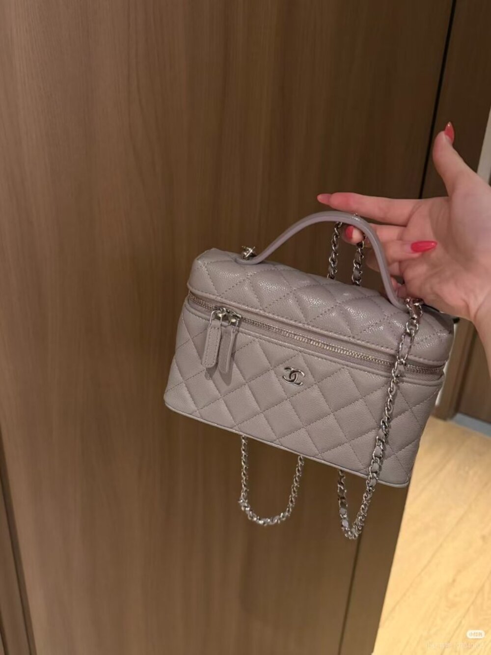 Classic CHANEL bag: A Stylish and Versatile Choice for Elegance